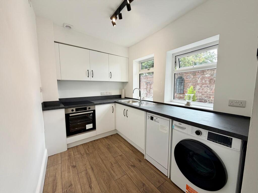 2 bed End of Terrace for rent in Newcastle-under-Lyme. From Follwells Ltd - Newcastle-Under-Lyme 2 bed End of Terrace for rent in Newcastle-under-Lyme. From Follwells Ltd - Newcastle-Under-Lyme
