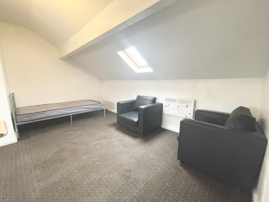 2 bed Flat for rent in Leeds. From Care 4 Properties 