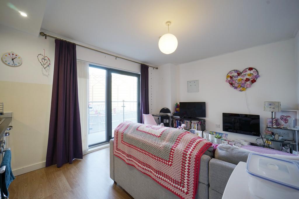 1 bed Apartment for rent in Leeds. From Care 4 Properties 