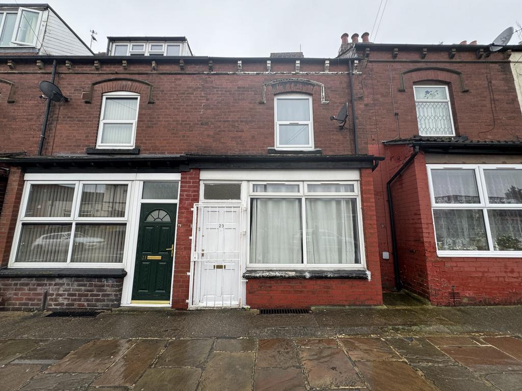 4 bed Mid Terraced House for rent in Leeds. From Care 4 Properties 