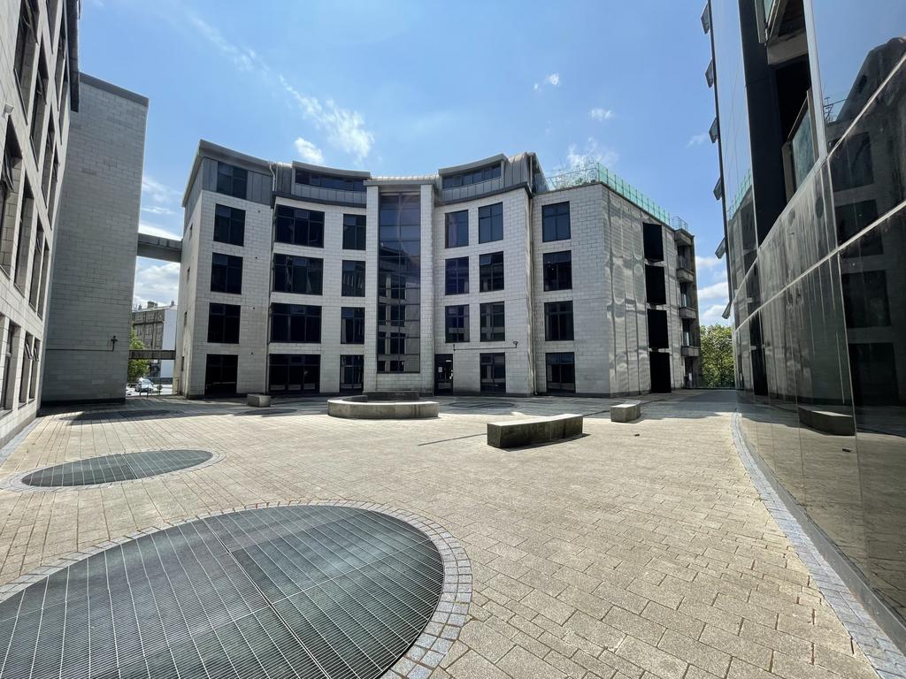 2 bed Apartment for rent in Bradford. From Care 4 Properties 