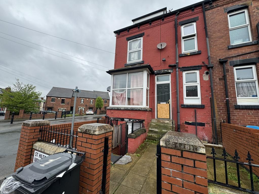 2 bed End Terraced House for rent in Leeds. From Care 4 Properties 
