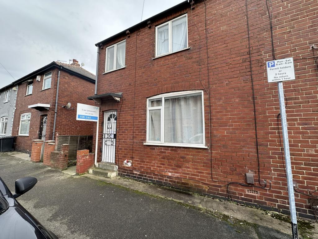 3 bed Semi-Detached House for rent in Leeds. From Care 4 Properties 