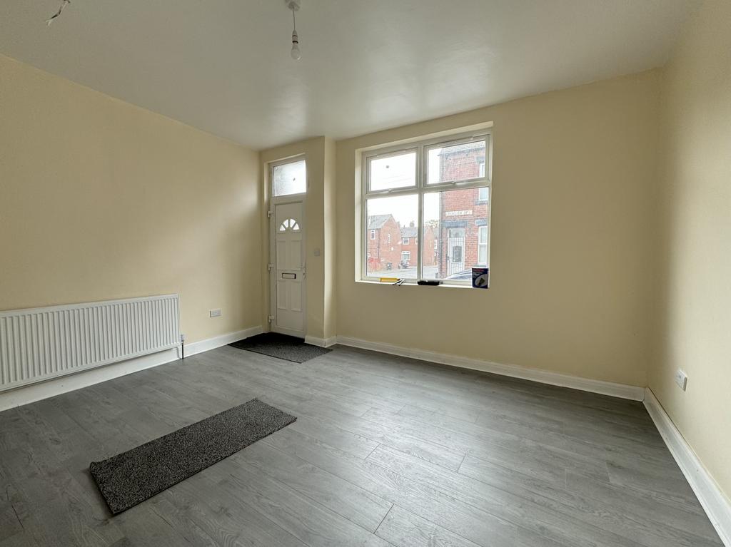 4 bed End Terraced House for rent in Leeds. From Care 4 Properties 