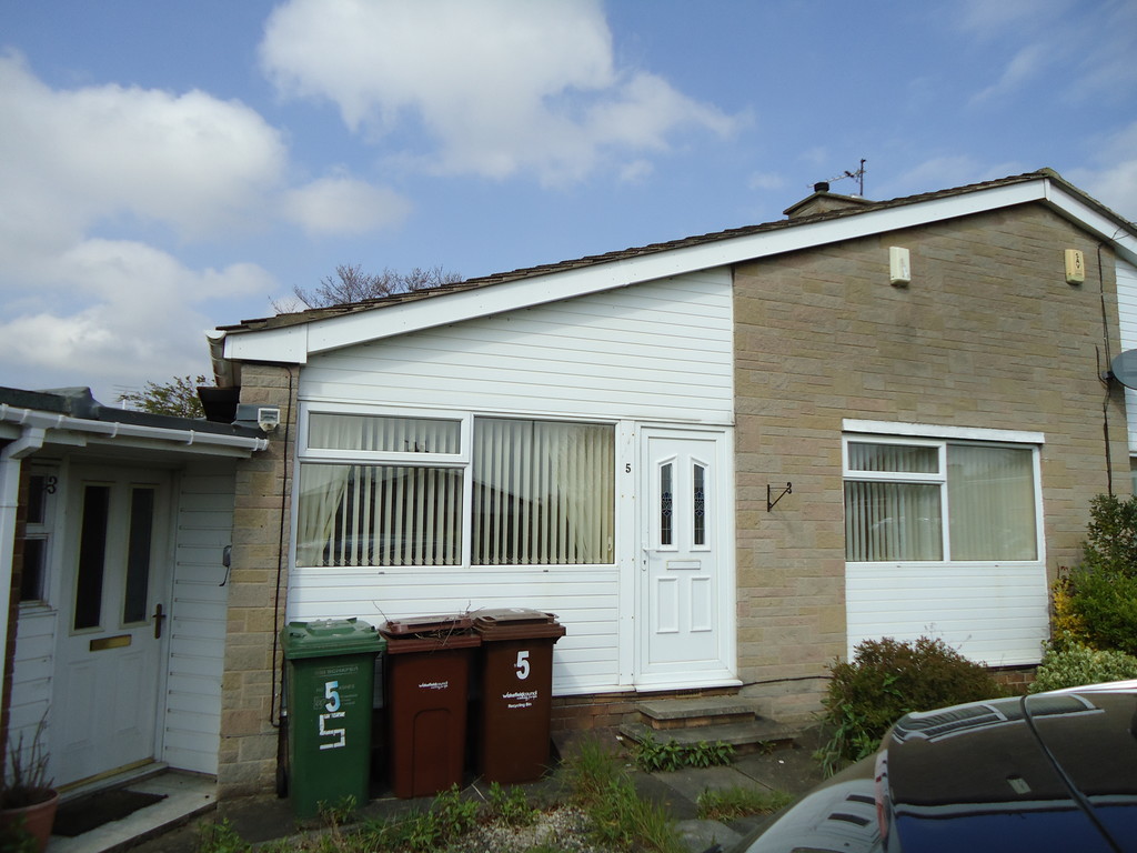 3 bed Semi-detached bungalow for rent in Pontefract. From Lota Properties
