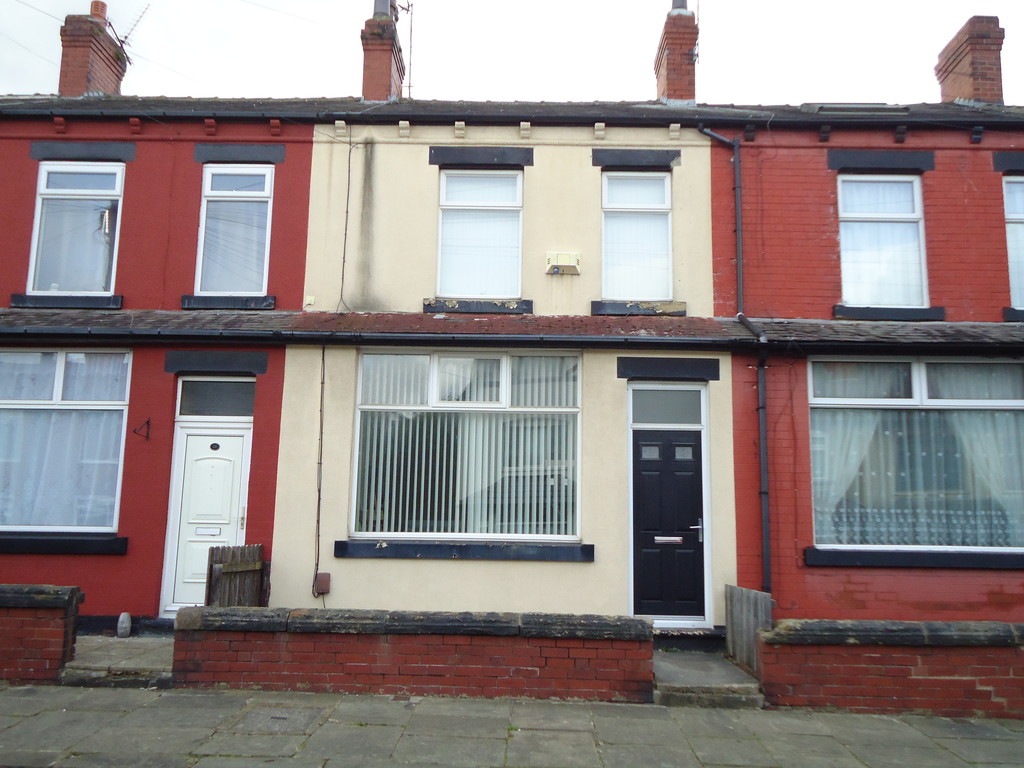2 bed Mid Terraced House for rent in Leeds. From Lota Properties