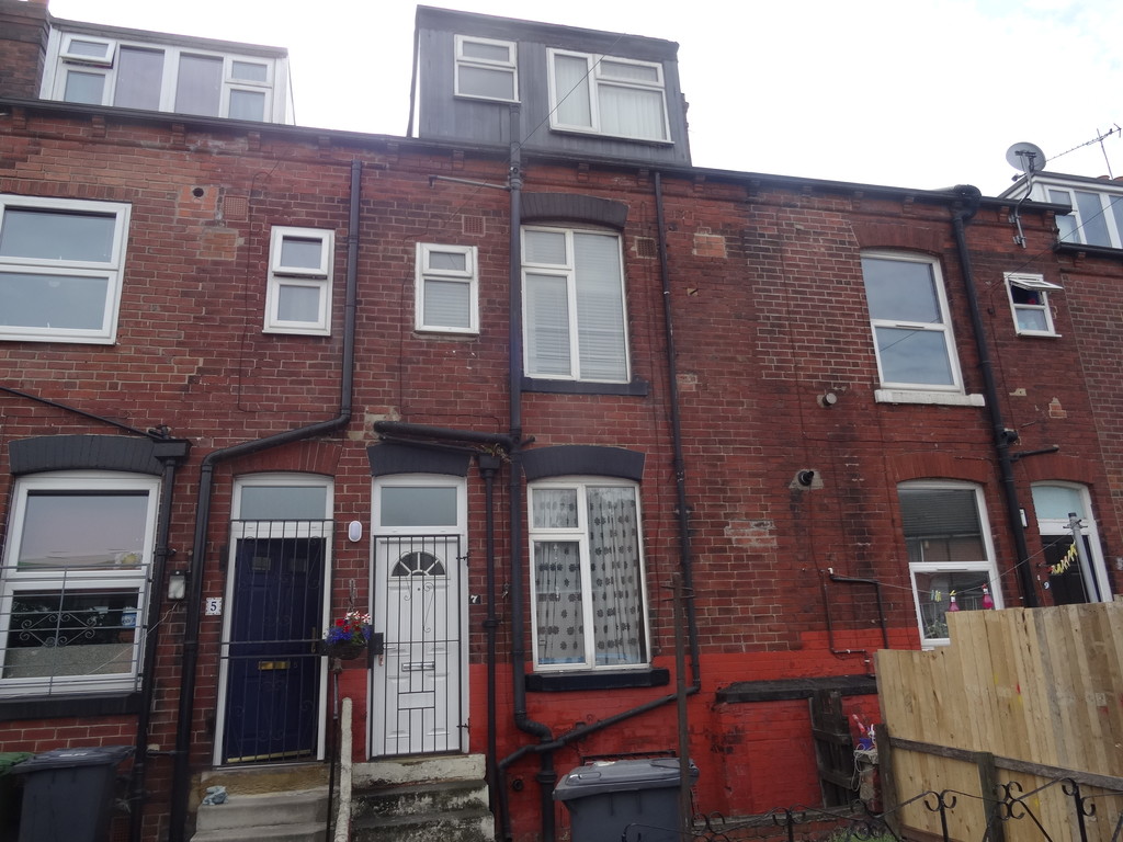 2 bed Mid Terraced House for rent in Leeds. From Lota Properties