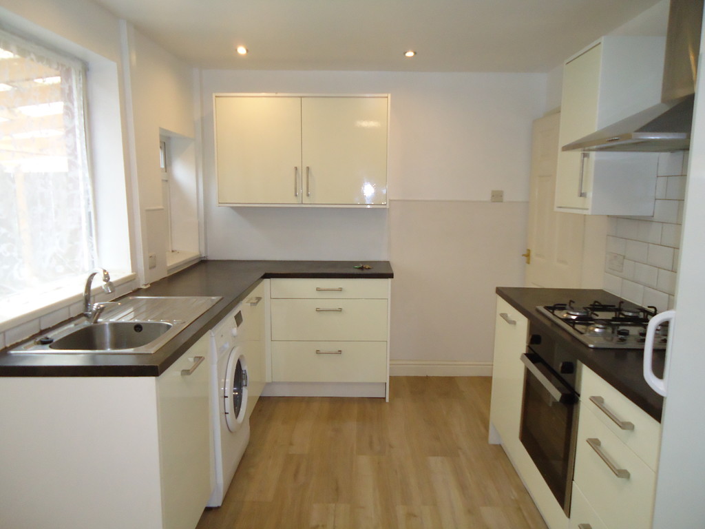 2 bed End of Terrace for rent in Morley. From Lota Properties