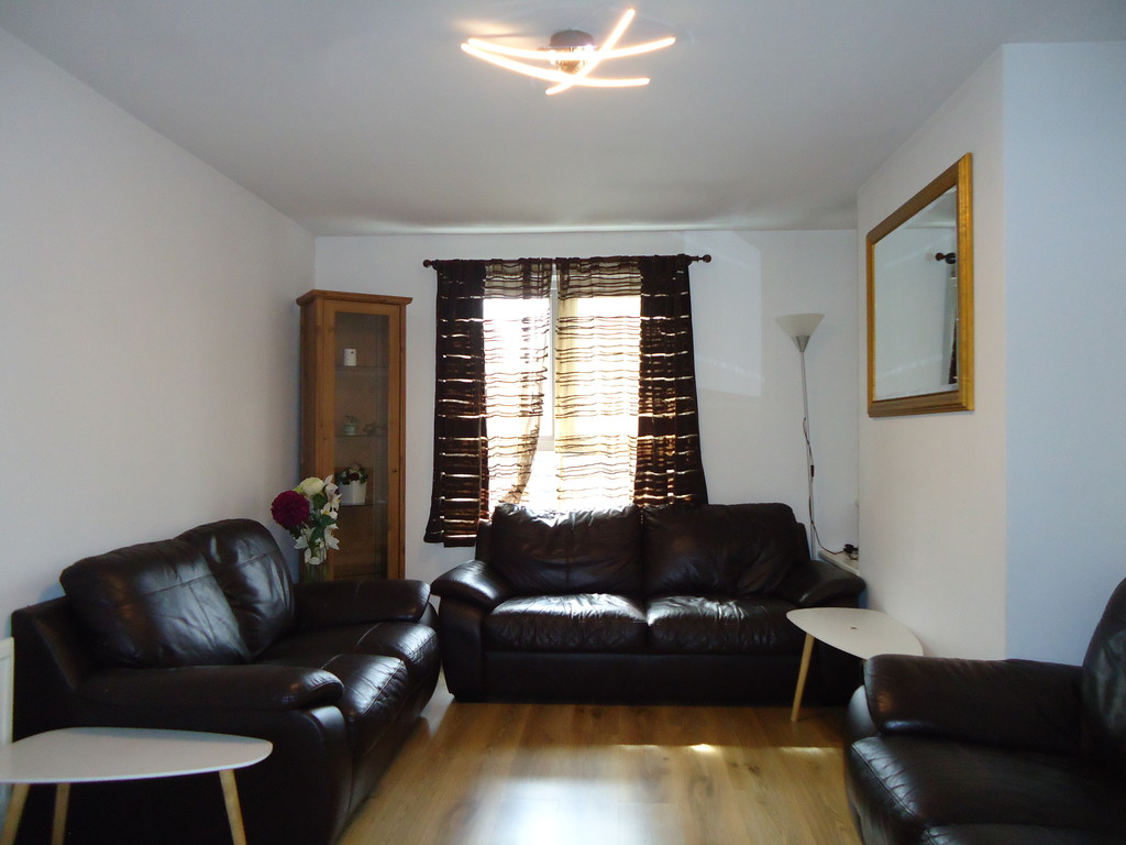2 bed Annexe for rent in Leeds. From Lota Properties 2 bed Annexe for rent in Leeds. From Lota Properties