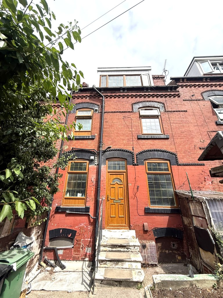 2 bed Mid Terraced House for rent in Leeds. From Lota Properties 2 bed Mid Terraced House for rent in Leeds. From Lota Properties