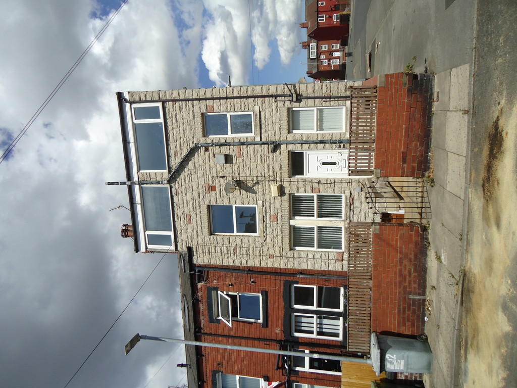 3 bed End of Terrace for rent in Leeds. From Lota Properties 3 bed End of Terrace for rent in Leeds. From Lota Properties