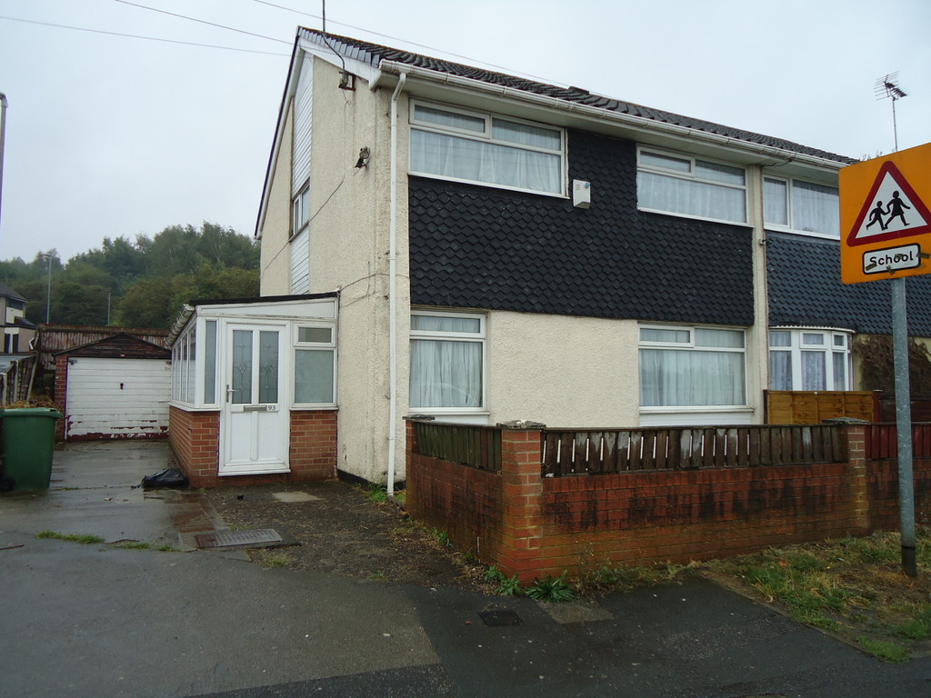4 bed End of Terrace for rent in Leeds. From Lota Properties