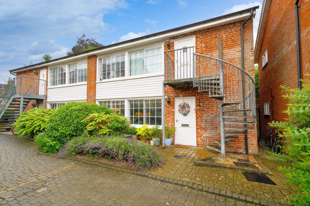 2 bed 1st Floor Flat for rent in Royston. From WellingtonWise Lettings - Royston