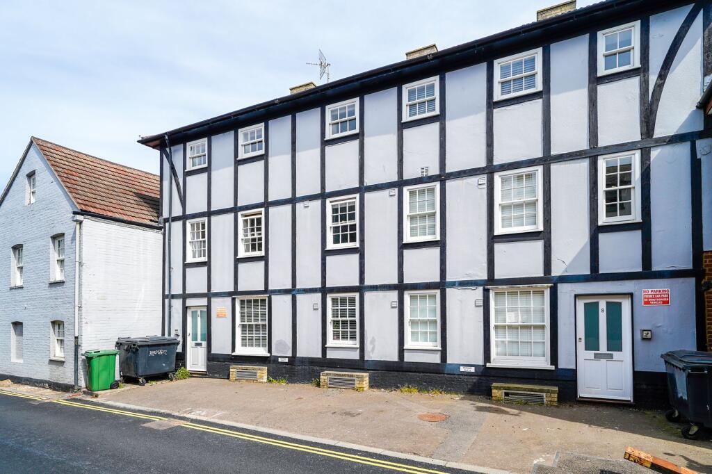 1 bed 1st Floor Flat for rent in Royston. From WellingtonWise Lettings - Royston
