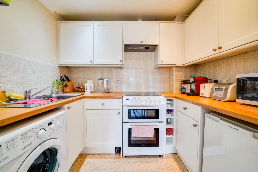 1 bed 1st Floor Flat for rent in Royston. From WellingtonWise Lettings - Royston