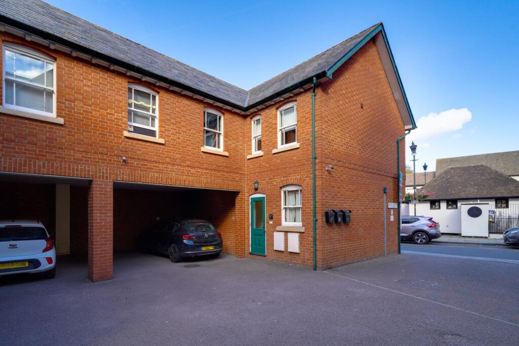 2 bed 1st Floor Flat for rent in Royston. From WellingtonWise Lettings - Royston