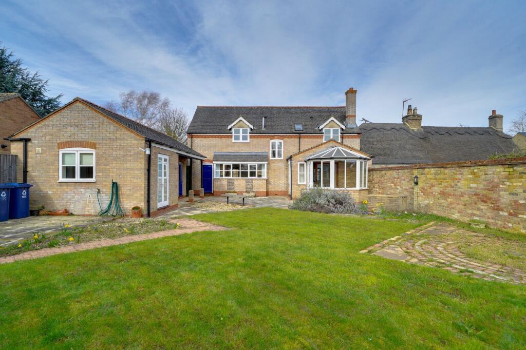 4 bed Detached for rent in Bluntisham. From WellingtonWise Lettings - St. Ives 4 bed Detached for rent in Bluntisham. From WellingtonWise Lettings - St. Ives