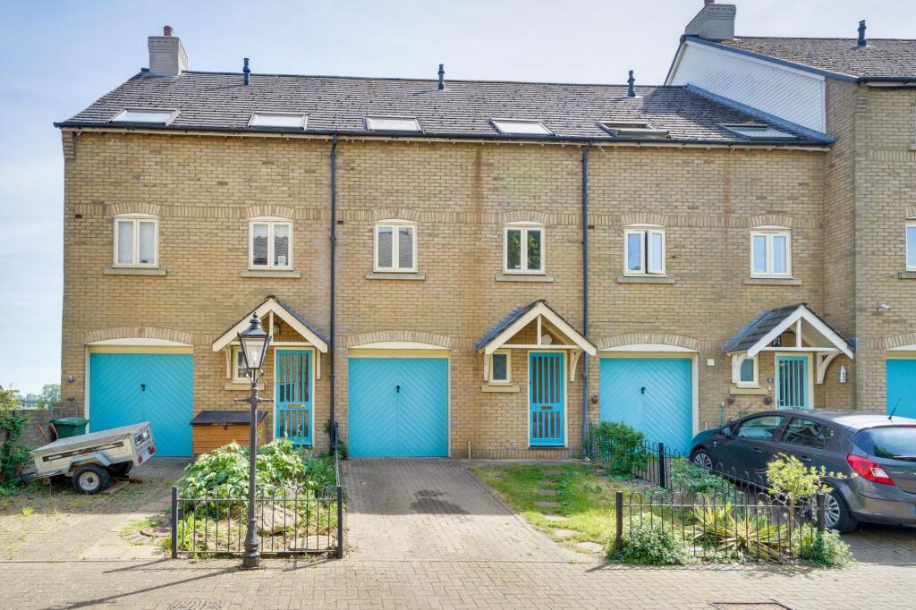 3 bed Mid Terraced House for rent in St Ives. From WellingtonWise Lettings - St. Ives