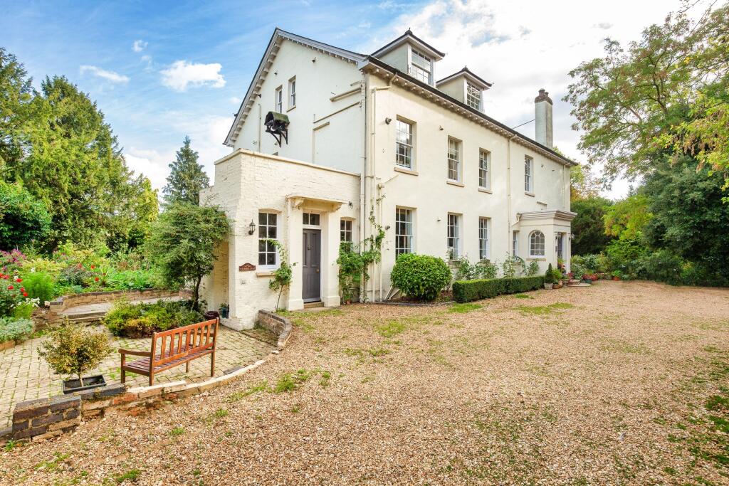 2 bed 1st Floor Flat for rent in Holywell. From WellingtonWise Lettings - St. Ives