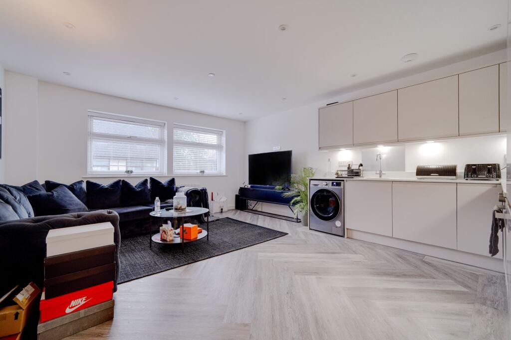 1 bed 1st Floor Flat for rent in St Ives. From WellingtonWise Lettings - St. Ives