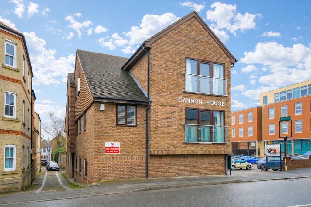 2 bed 1st Floor Flat for rent in Huntingdon. From WellingtonWise Lettings - St. Ives
