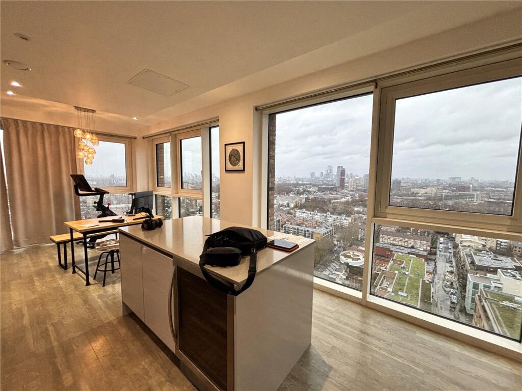0 bed Penthouse for rent in London. From Winkworth - Surrey Quays