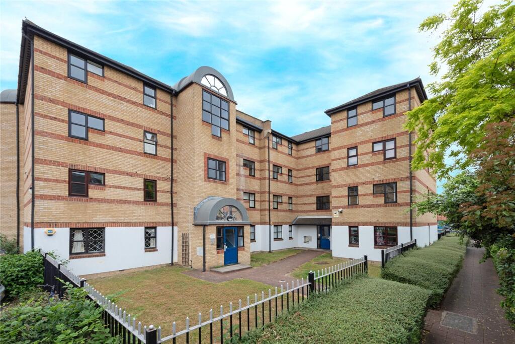4 bed Apartment for rent in Deptford. From Winkworth - Surrey Quays