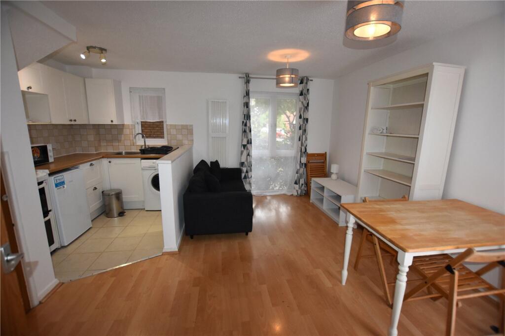 1 bed Mid Terraced House for rent in London. From Winkworth - Surrey Quays