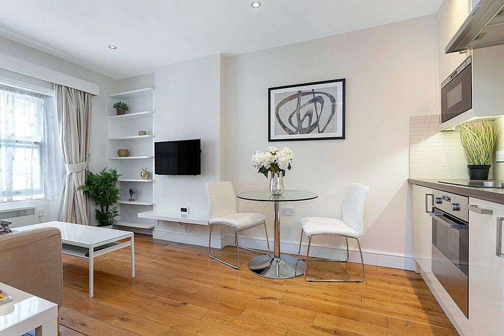 1 bed 1st Floor Flat for rent in Paddington. From Hellas-Helvetia - London
