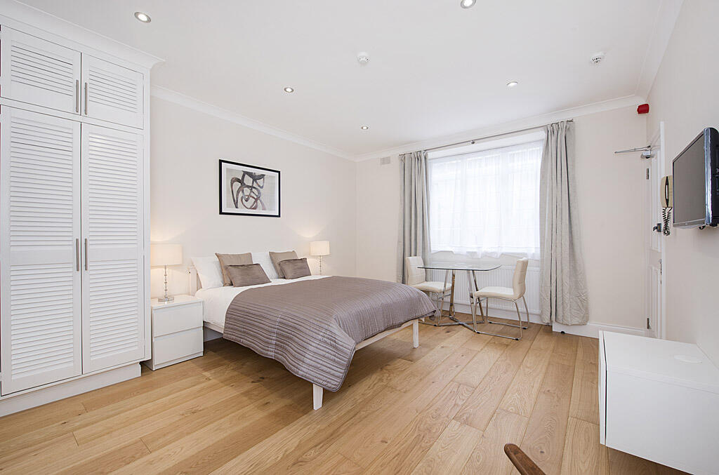 3 bed Studio for rent in Paddington. From Hellas-Helvetia - London