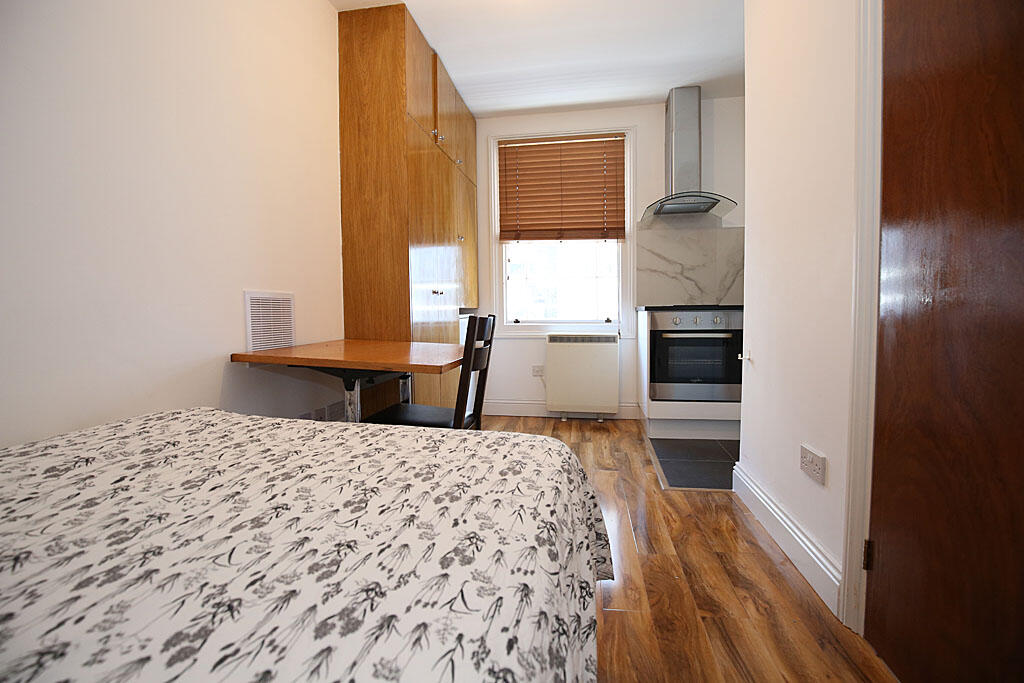 4 bed Studio for rent in Paddington. From Hellas-Helvetia - London