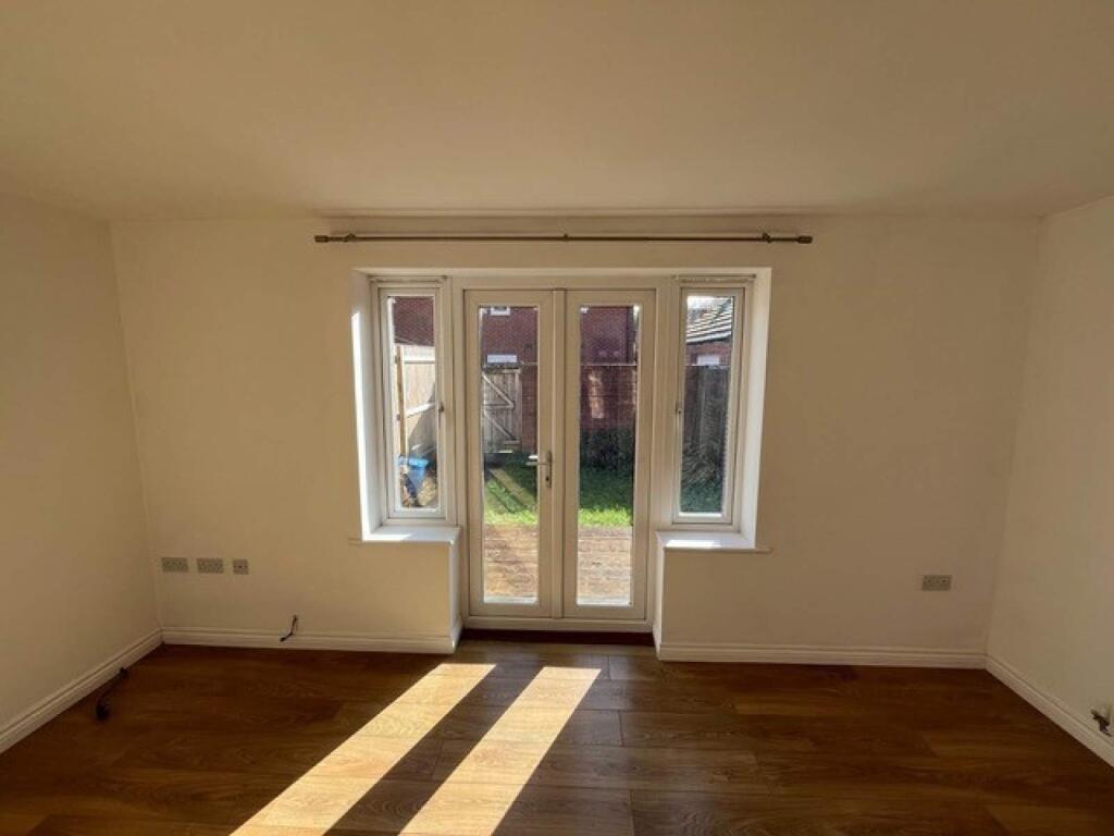 3 bed Mid Terraced House for rent in Cardiff. From Edwards & Co - Cardiff 3 bed Mid Terraced House for rent in Cardiff. From Edwards & Co - Cardiff