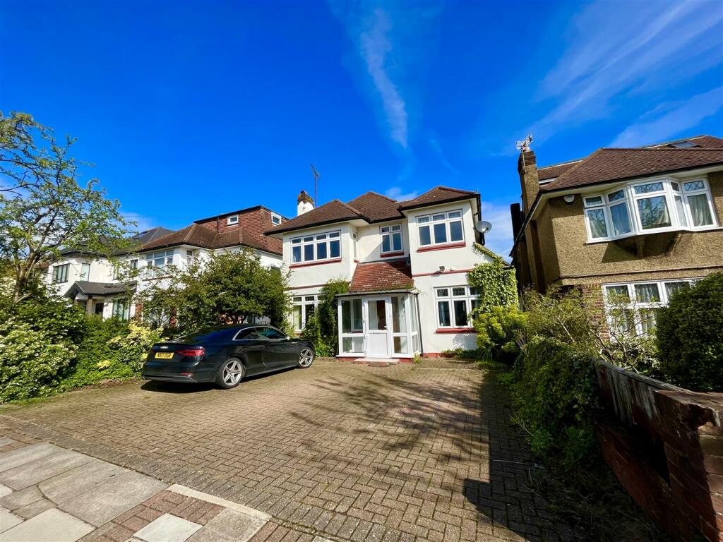 4 bed Detached House for rent in London. From The Property Company