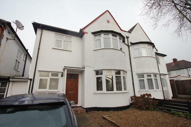 4 bed Detached House for rent in Finchley. From The Property Company