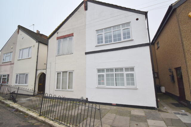 3 bed Mid Terraced House for rent in Waltham Cross. From The Property Company