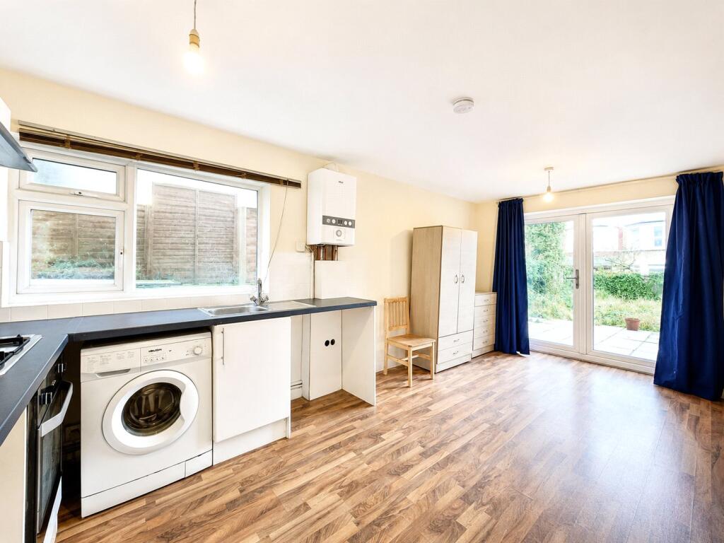 4 bed Apartment for rent in Hornsey. From The Property Company