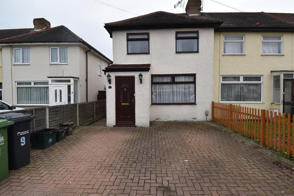 3 bed Detached for rent in Cheshunt. From The Property Company