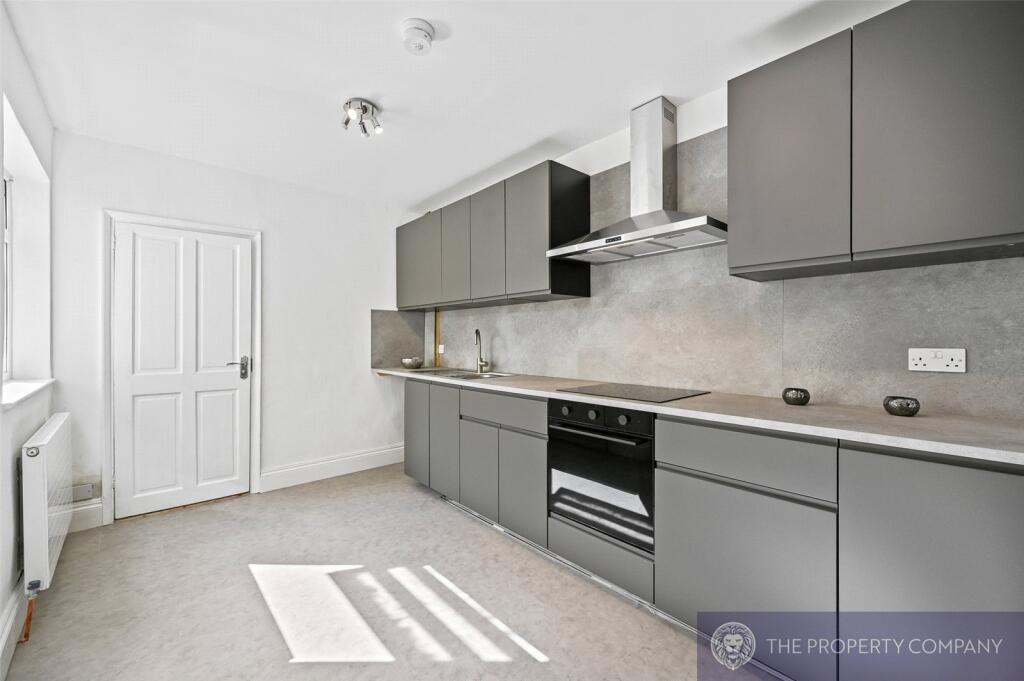 4 bed Mid Terraced House for rent in Edmonton. From The Property Company 4 bed Mid Terraced House for rent in Edmonton. From The Property Company