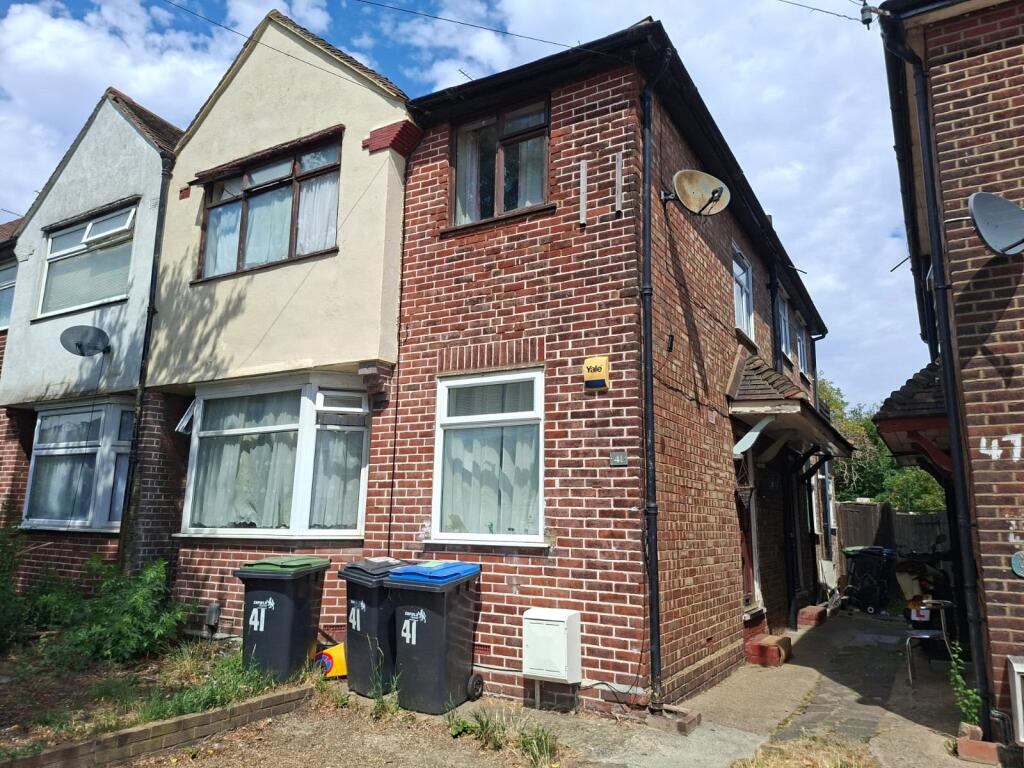 2 bed Apartment for rent in London. From The Property Company