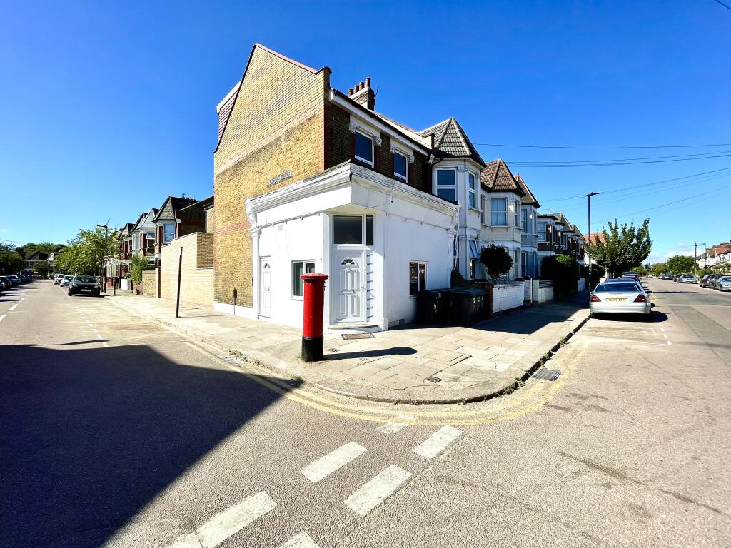 4 bed Apartment for rent in London. From The Property Company