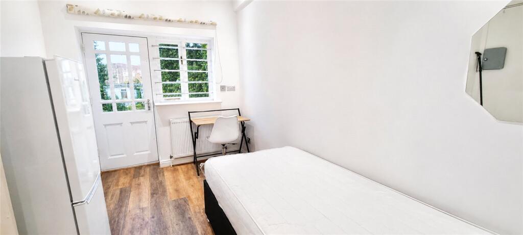 4 bed Apartment for rent in Wood Green. From The Property Company