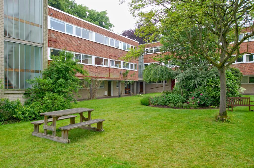 3 bed Apartment for rent in Grantchester. From Cooke Curtis & Co - Cambridge