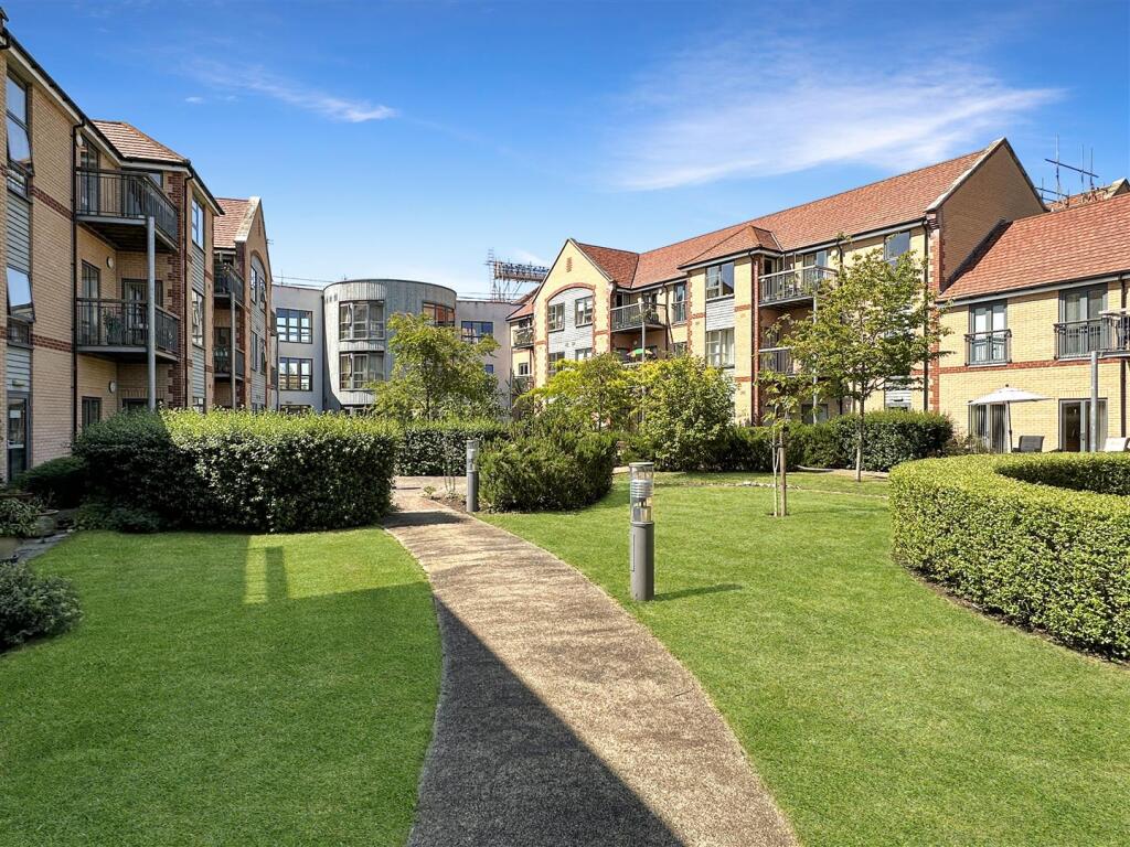 2 bed 1st Floor Flat for rent in Cambridge. From Cooke Curtis & Co - Cambridge