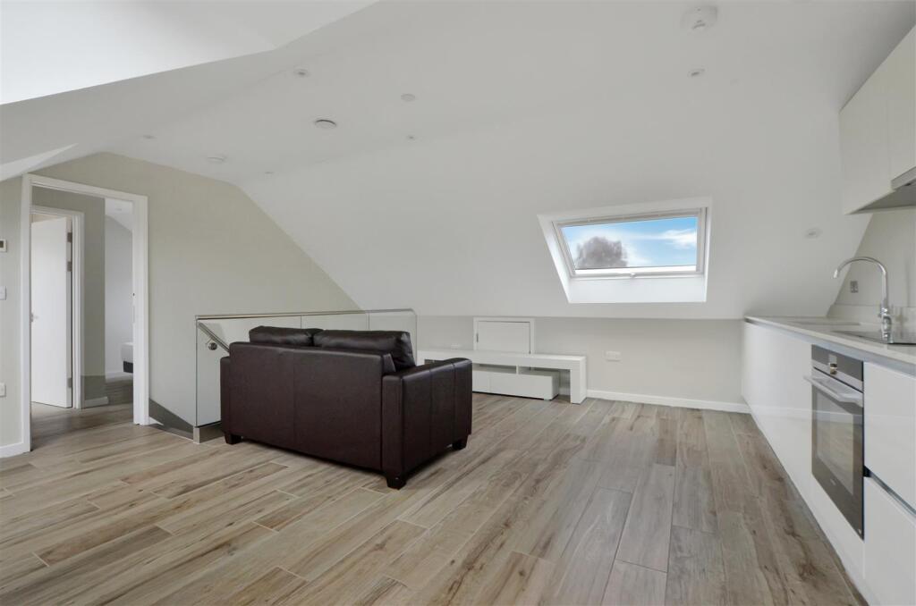 2 bed Apartment for rent in Cambridge. From Cooke Curtis & Co - Cambridge