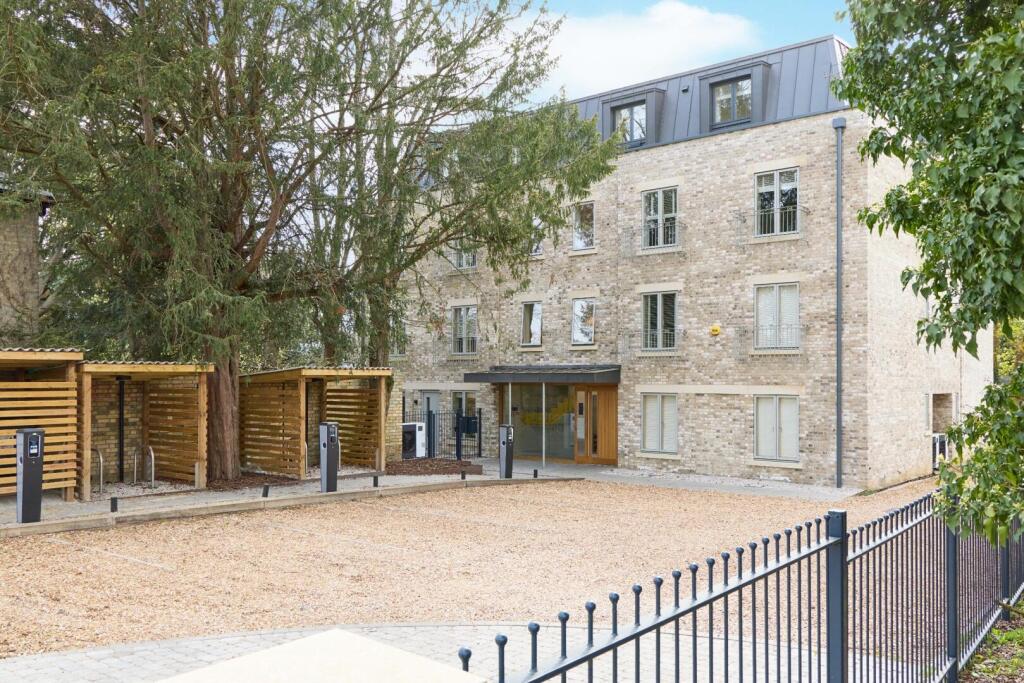 3 bed Apartment for rent in Cambridge. From Cooke Curtis & Co - Cambridge