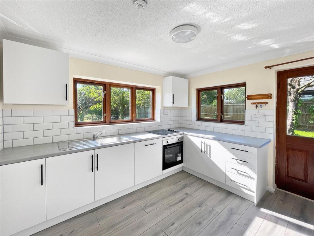 3 bed Detached bungalow for rent in Haslingfield. From Cooke Curtis & Co - Cambridge