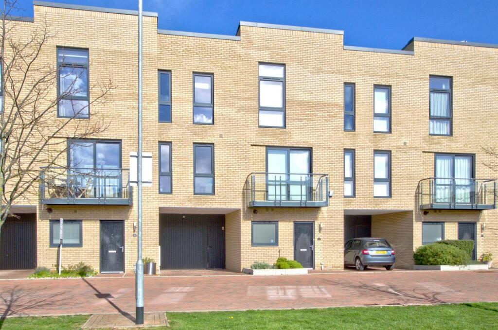 4 bed Town House for rent in Great Shelford. From Cooke Curtis & Co - Cambridge