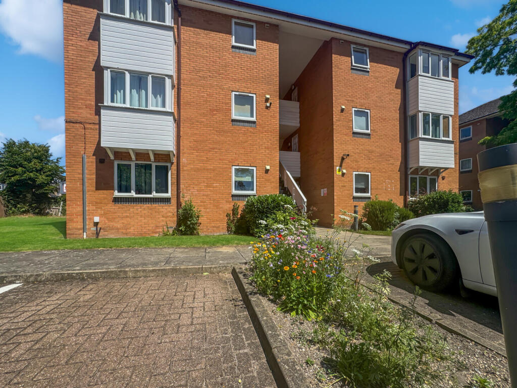 1 bed 1st Floor Flat for rent in Teversham. From Cooke Curtis & Co - Cambridge