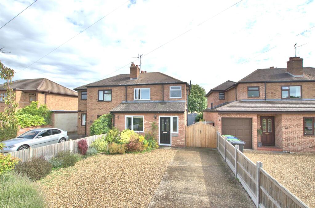 3 bed Semi Detached for rent in Stapleford. From Cooke Curtis & Co - Cambridge 3 bed Semi Detached for rent in Stapleford. From Cooke Curtis & Co - Cambridge
