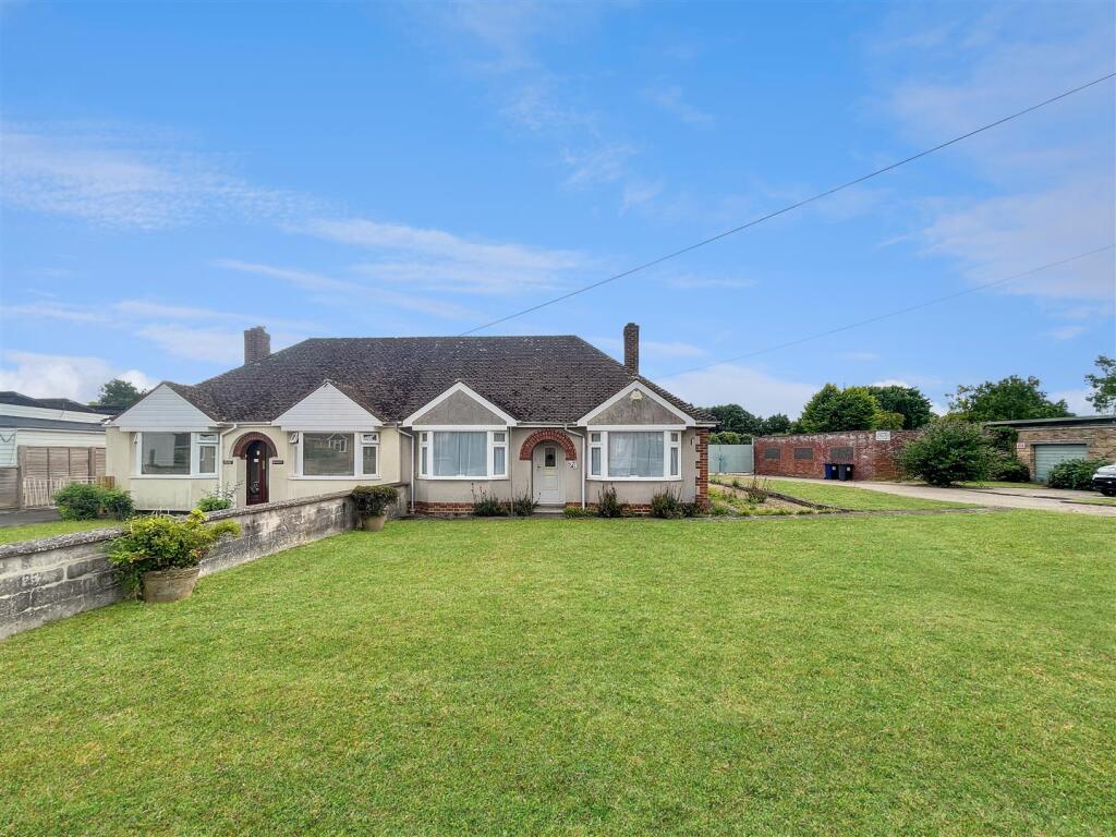 2 bed Semi-detached bungalow for rent in Cambridge. From Cooke Curtis & Co - Cambridge 2 bed Semi-detached bungalow for rent in Cambridge. From Cooke Curtis & Co - Cambridge
